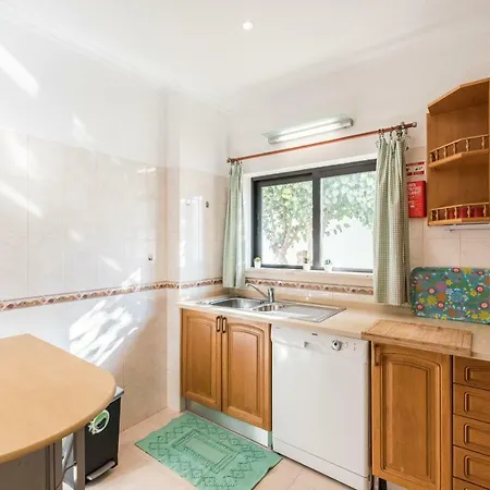 Laurent - Beachfront And Center * Αλμπουφέιρα